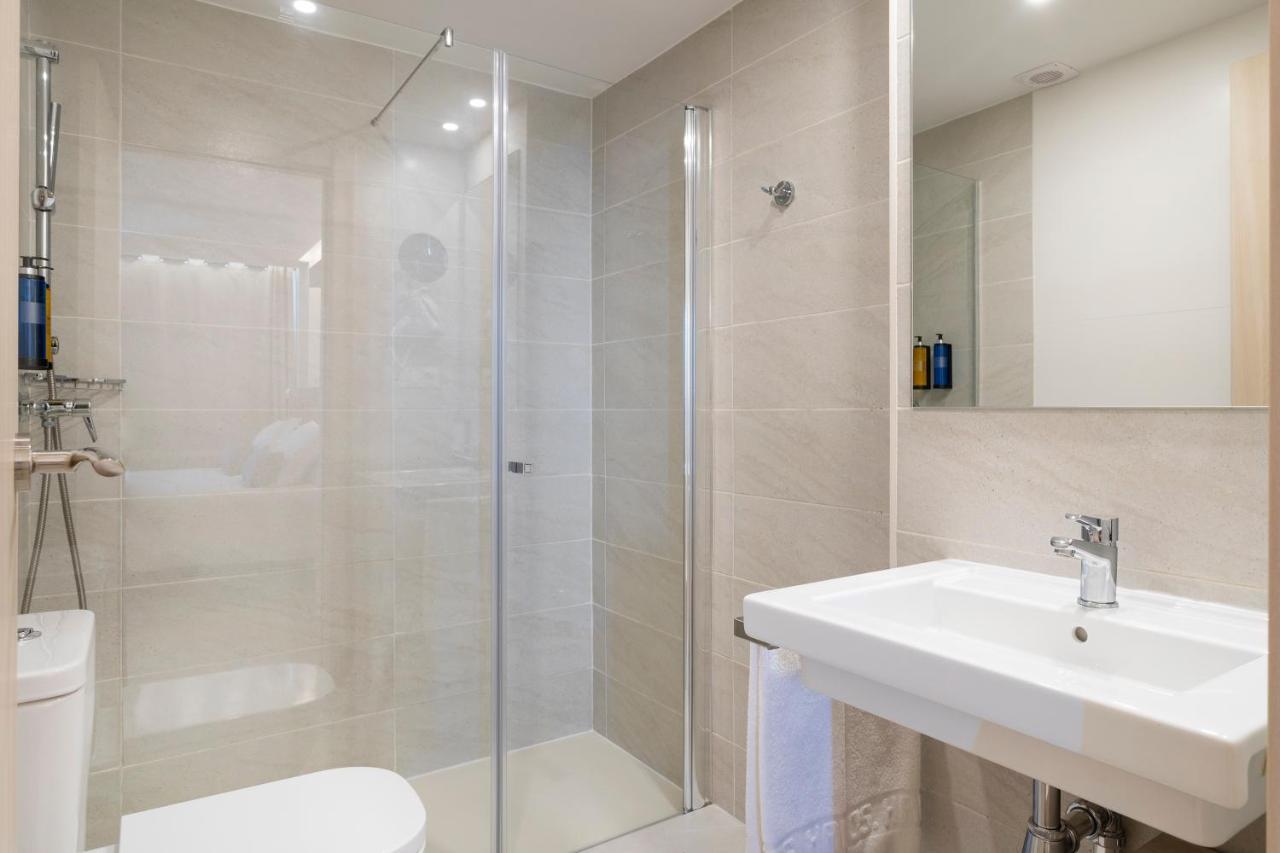 בנידורם Halley Hotel & Apartments Affiliated By Melia מראה חיצוני תמונה